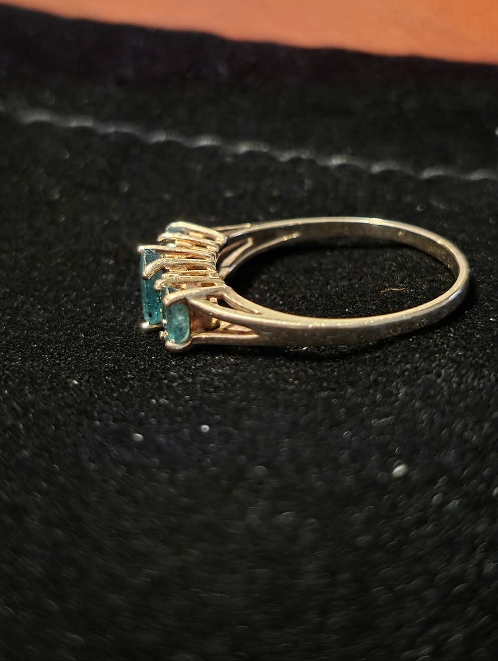 10k Gold Natural Emerald Stones and Diamonds  Ring Size 7 1/2 - Picture 8 of 10